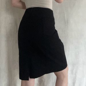 Banana Republic Black Classic Pencil Skirt size 6 in great condition!